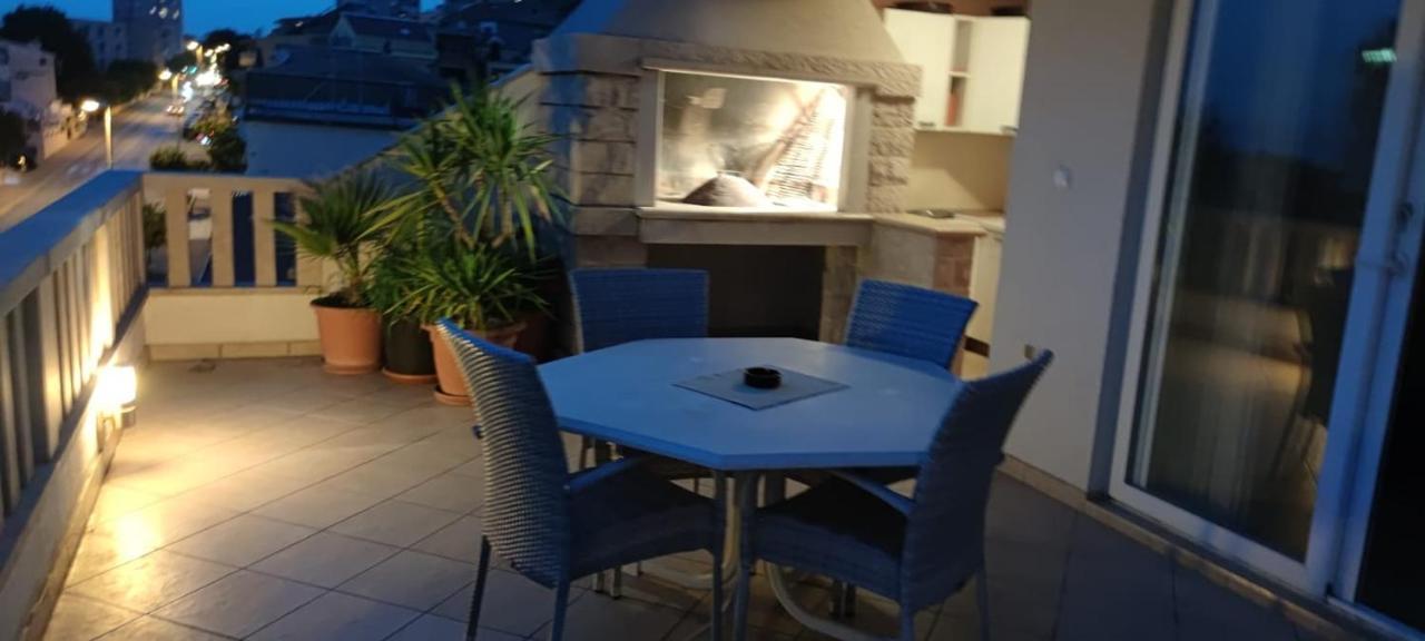 Happy Basset Terrace Apartment มาคาร์สกา ภายนอก รูปภาพ