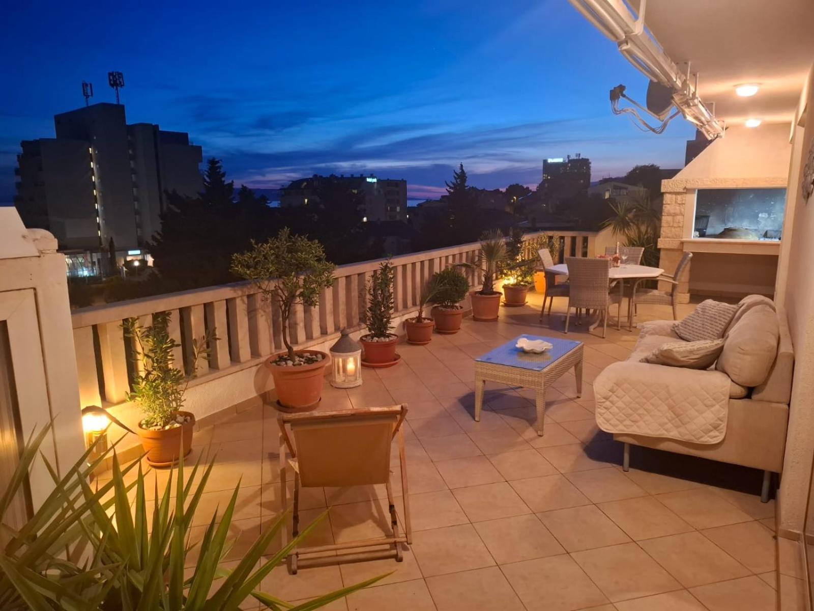 Happy Basset Terrace Apartment มาคาร์สกา ภายนอก รูปภาพ