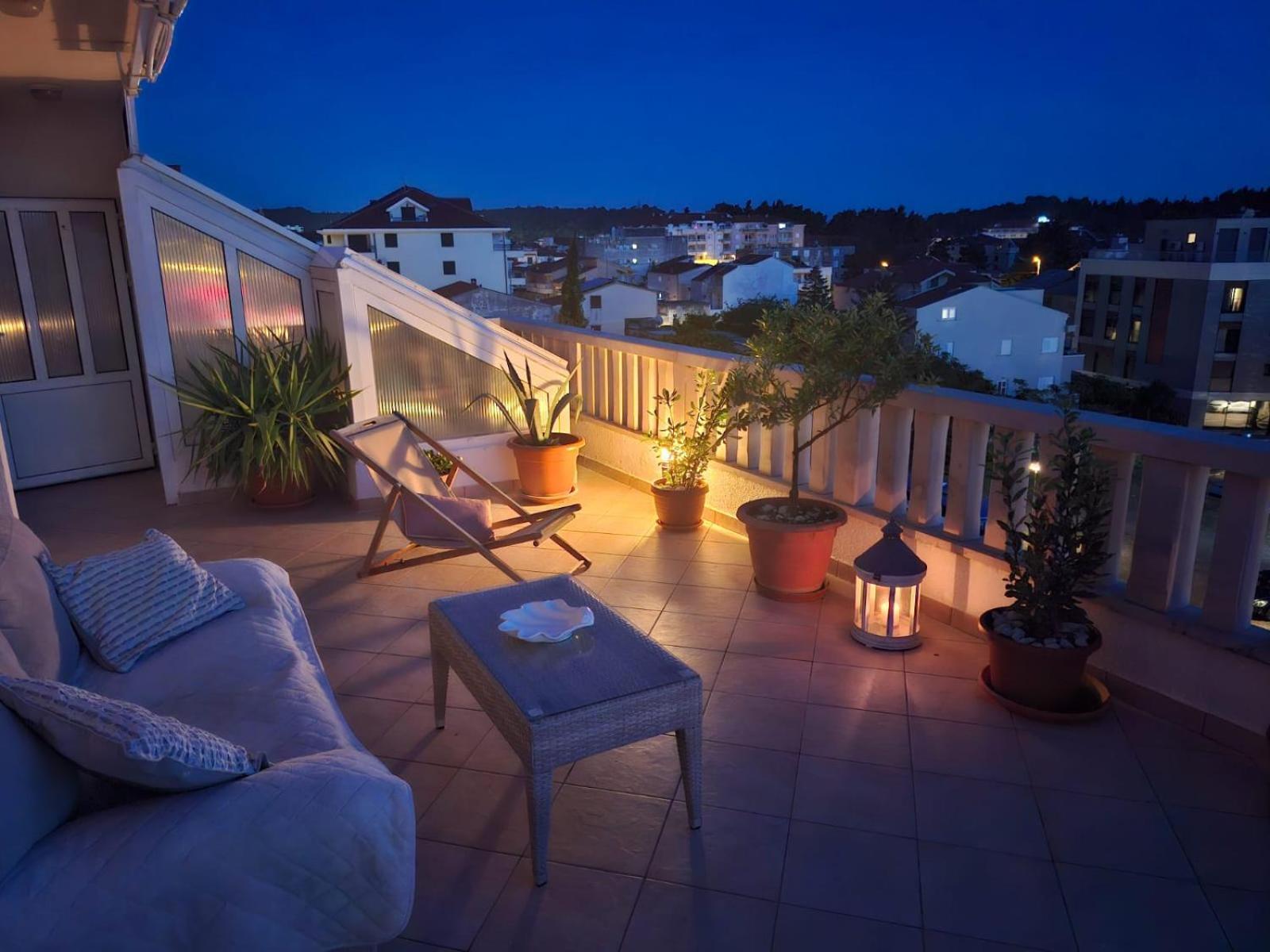 Happy Basset Terrace Apartment มาคาร์สกา ภายนอก รูปภาพ