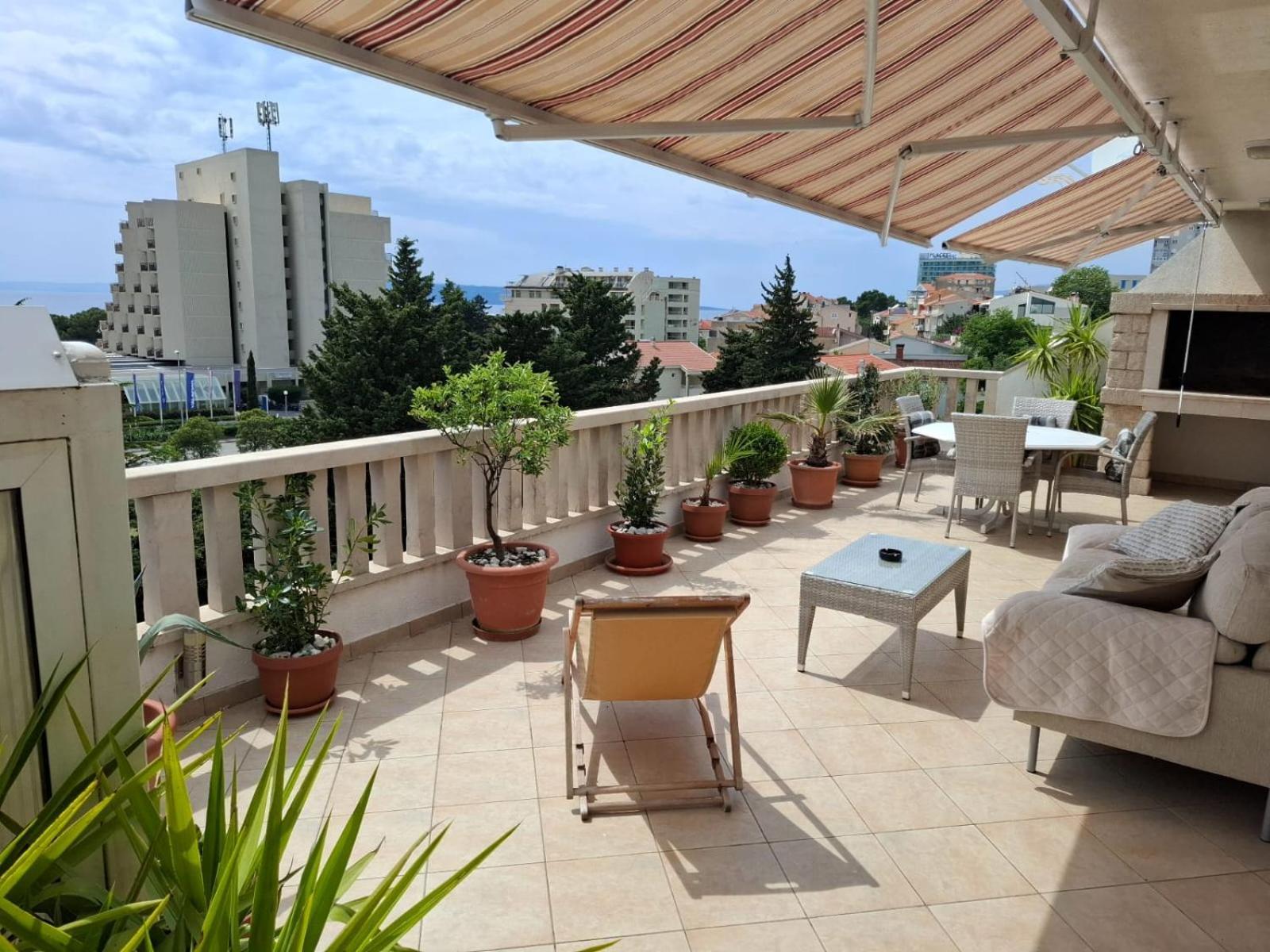 Happy Basset Terrace Apartment มาคาร์สกา ภายนอก รูปภาพ