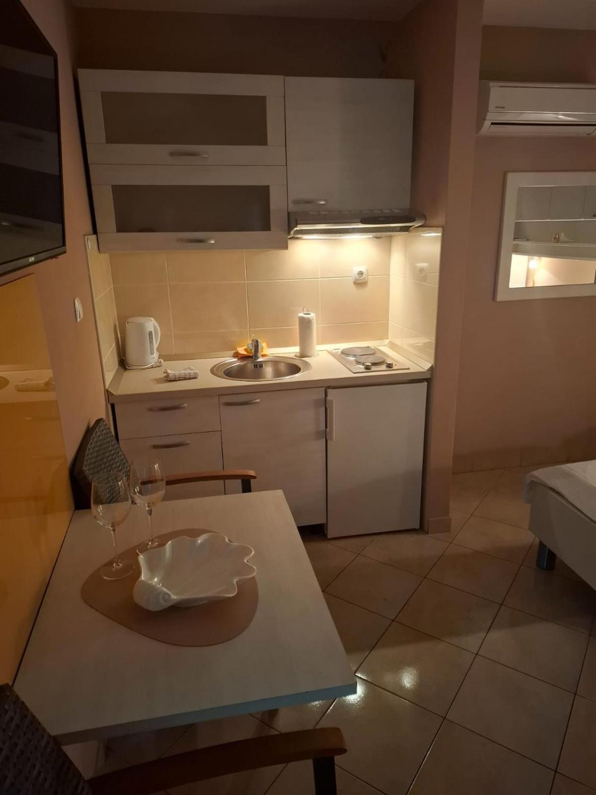 Happy Basset Terrace Apartment มาคาร์สกา ภายนอก รูปภาพ